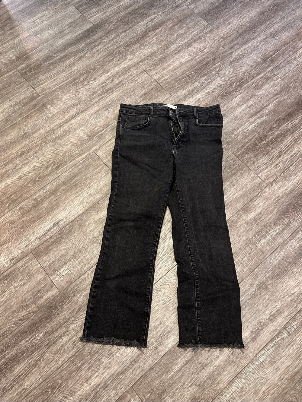 Zara Black Cropped Jeans with Frayed Hem
